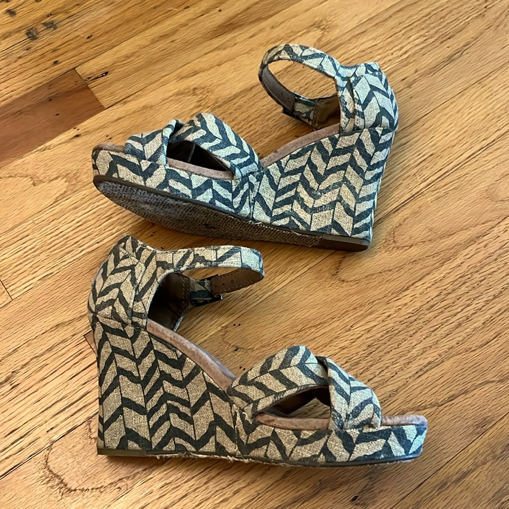 Toms Blue and Cream Wedge Sandals 7.5